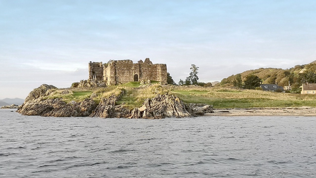 Photo of Others in Tayvallich