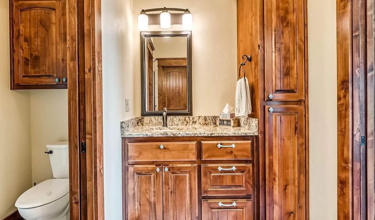 Photo of Bathroom in Hoyt