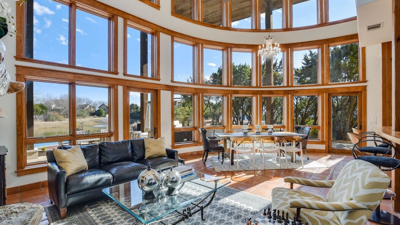 Photo of Livingroom in Barton Creek Highlands