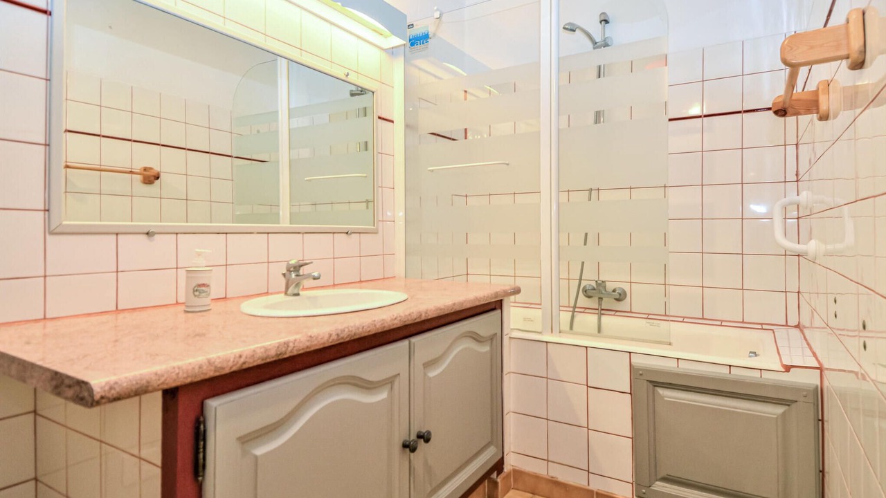 Photo of Bathroom in Saint-Victor-la-Coste