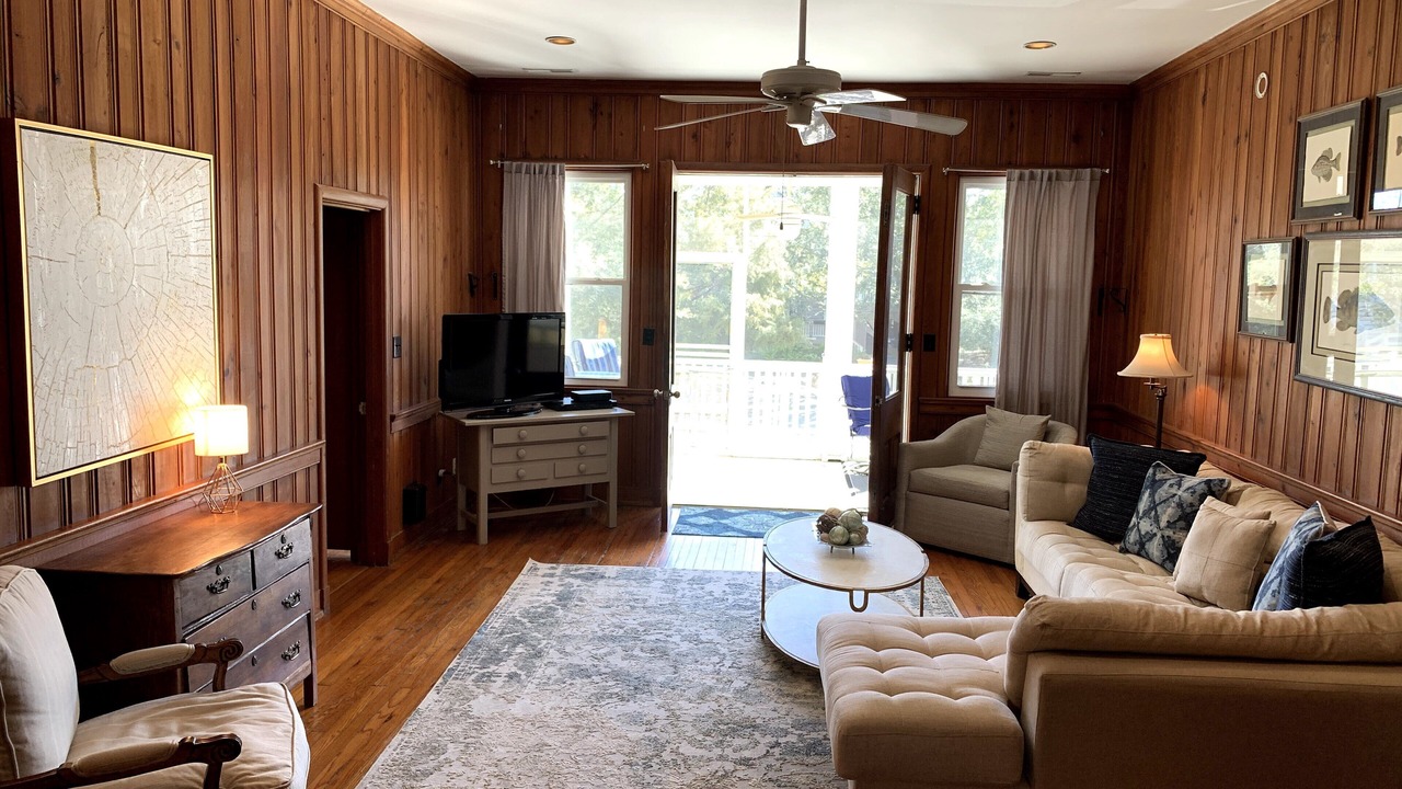 Photo of Livingroom in Sullivan's Island