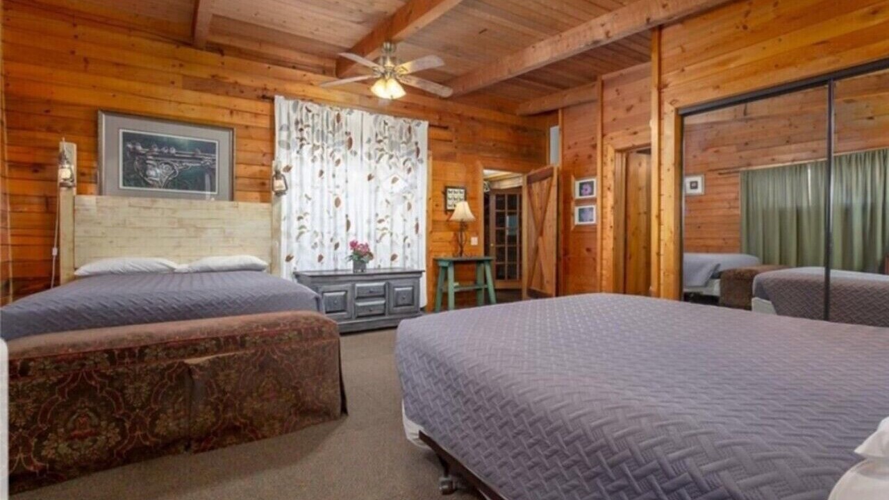 Photo of Bedroom in Sulphur