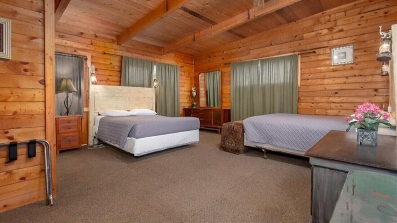 Photo of Bedroom in Sulphur