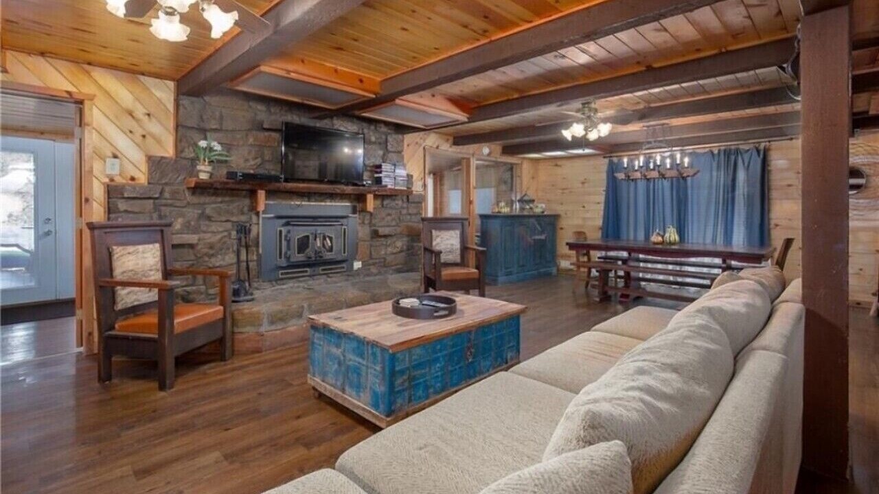 Photo of Livingroom in Sulphur