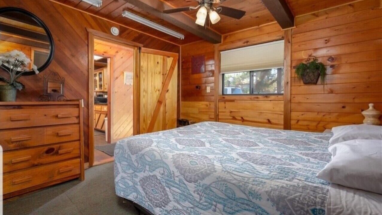 Photo of Bedroom in Sulphur
