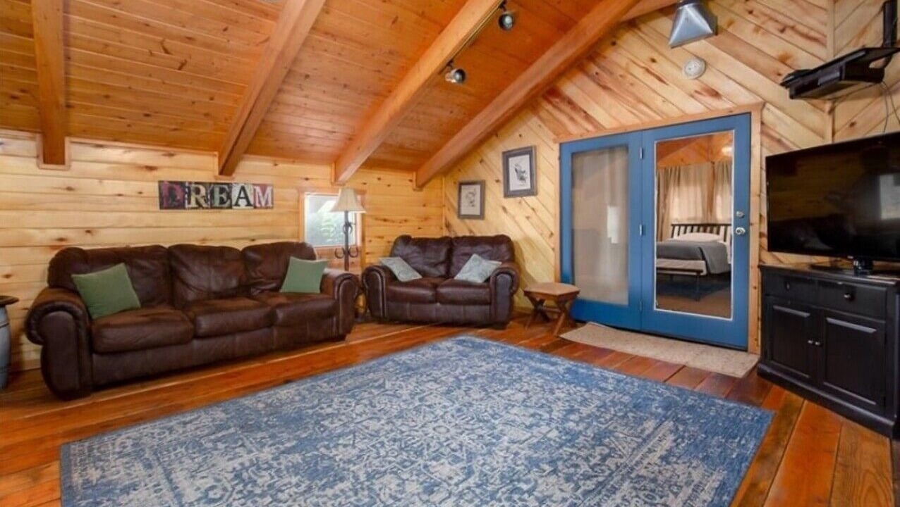 Photo of Livingroom in Sulphur