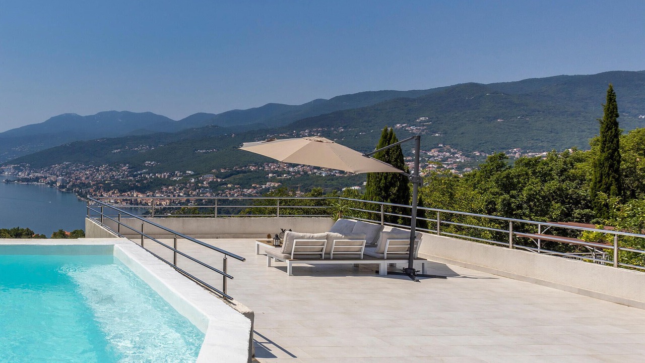 Photo of Outdoor in Rubesi