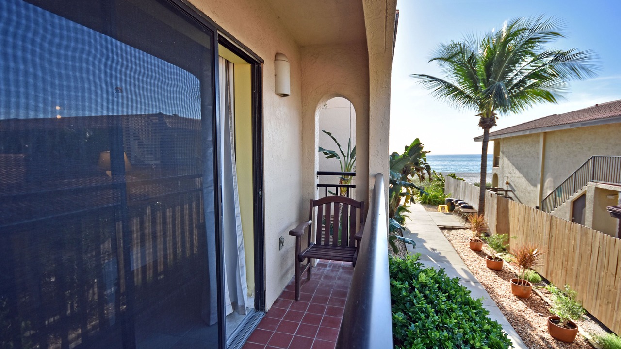 Photo of Patio Balcony in Englewood
