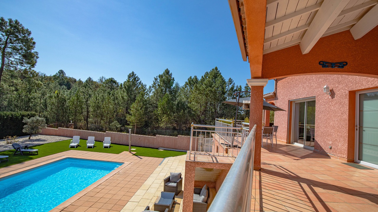 Photo of Outdoor in Banne