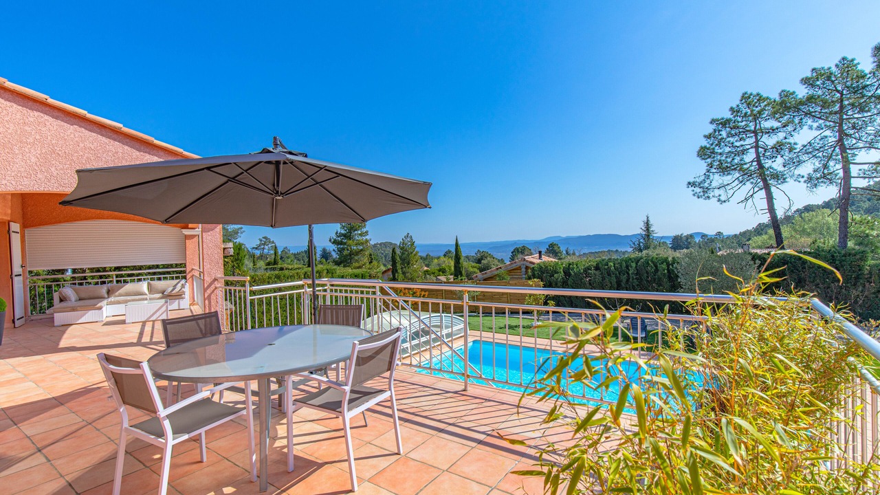 Photo of Outdoor in Banne