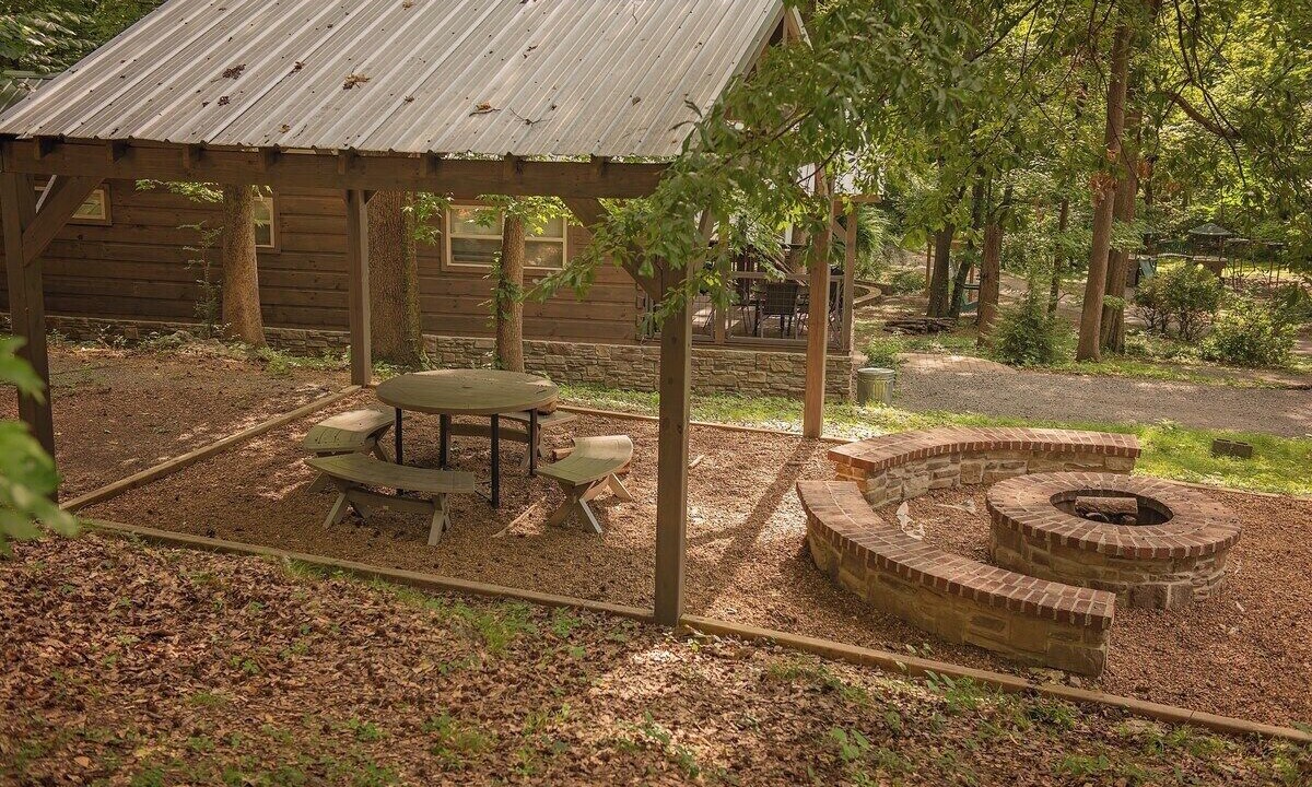 Photo of Others in Lookout Valley Neighborhood Association