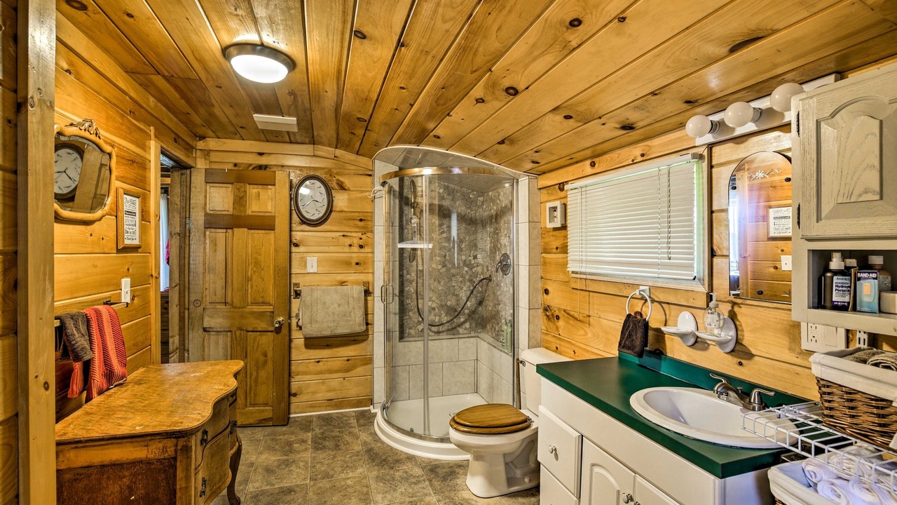 Photo of Bedroom in Chippewa Bay