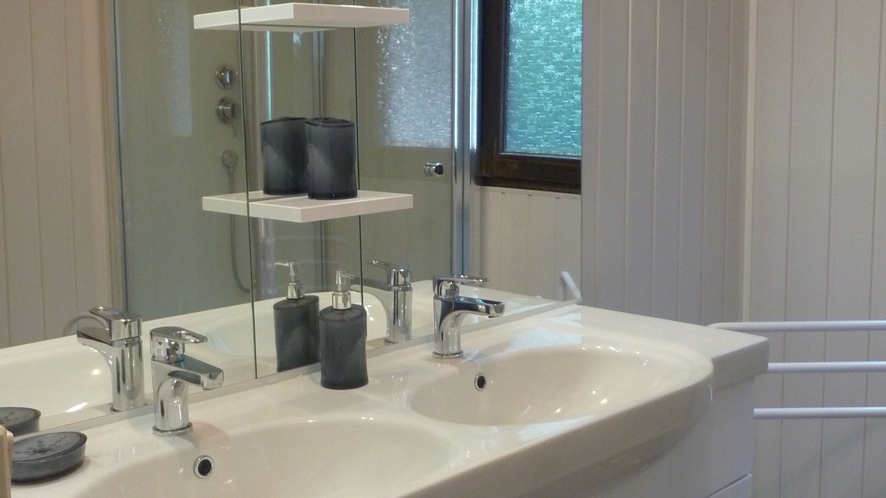Photo of Bathroom in Pertheville-Ners