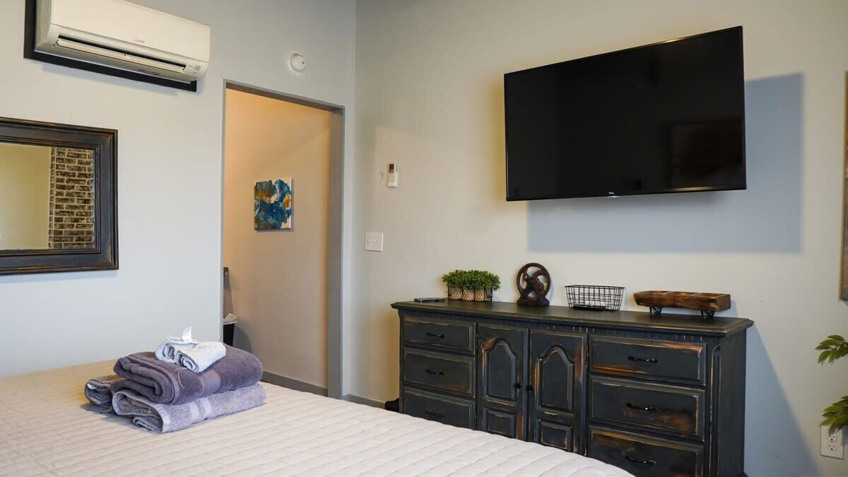 Photo of Bedroom in Niles