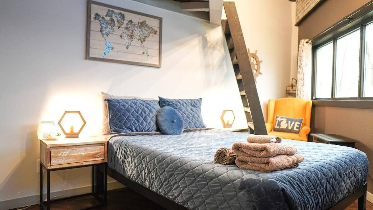 Photo of Bedroom in Niles