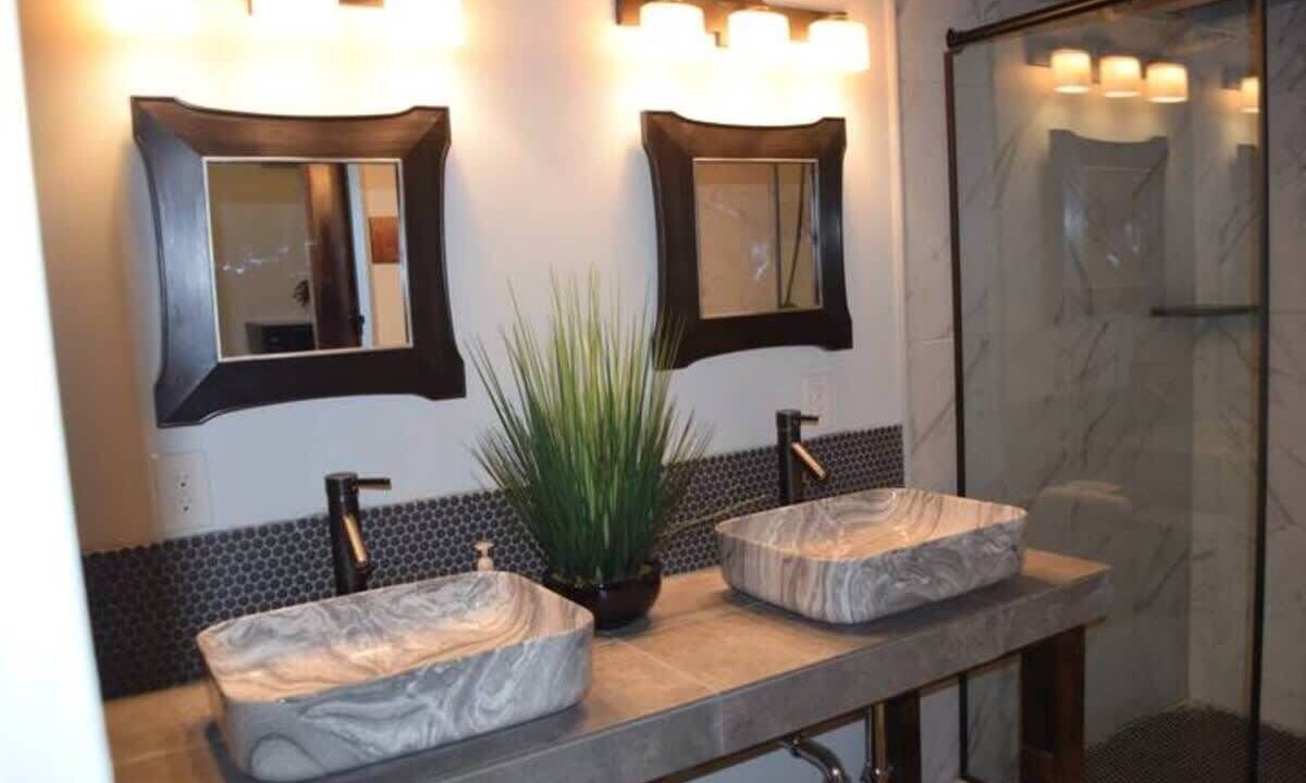 Photo of Bathroom in Niles