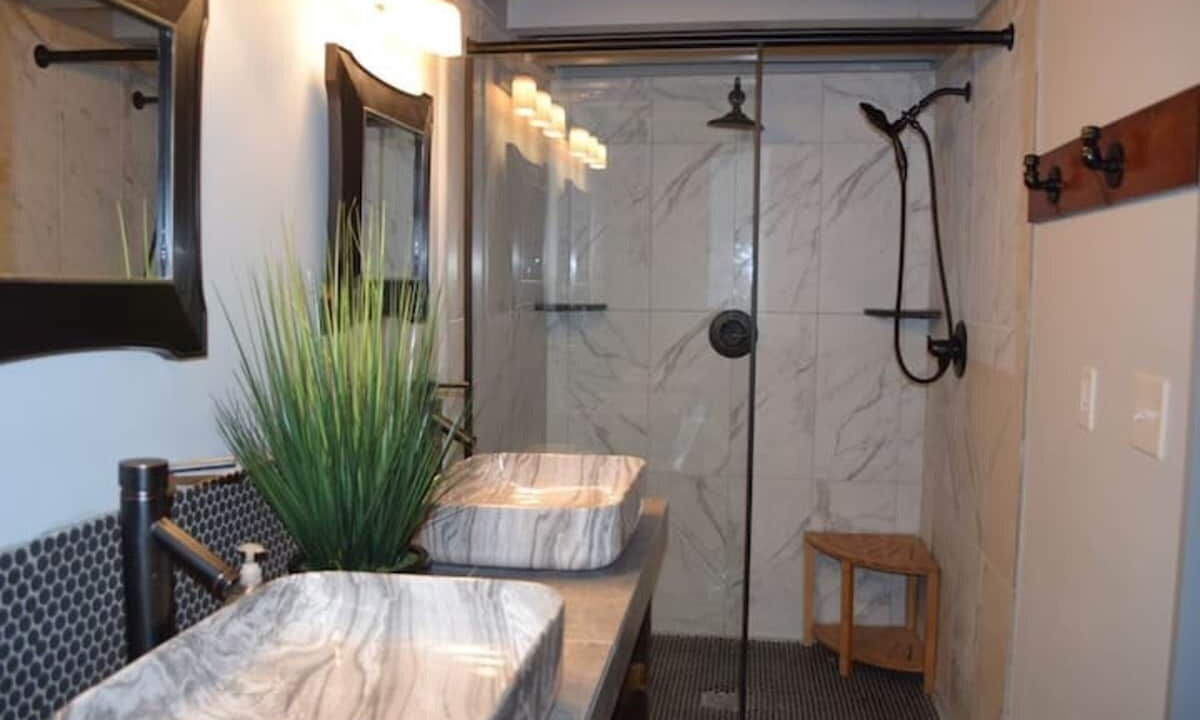Photo of Bathroom in Niles