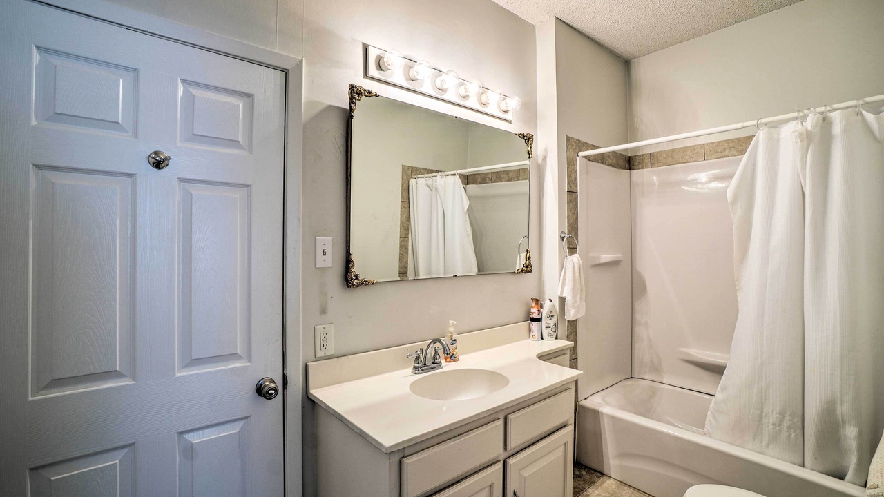 Photo of Bathroom in Jacksboro