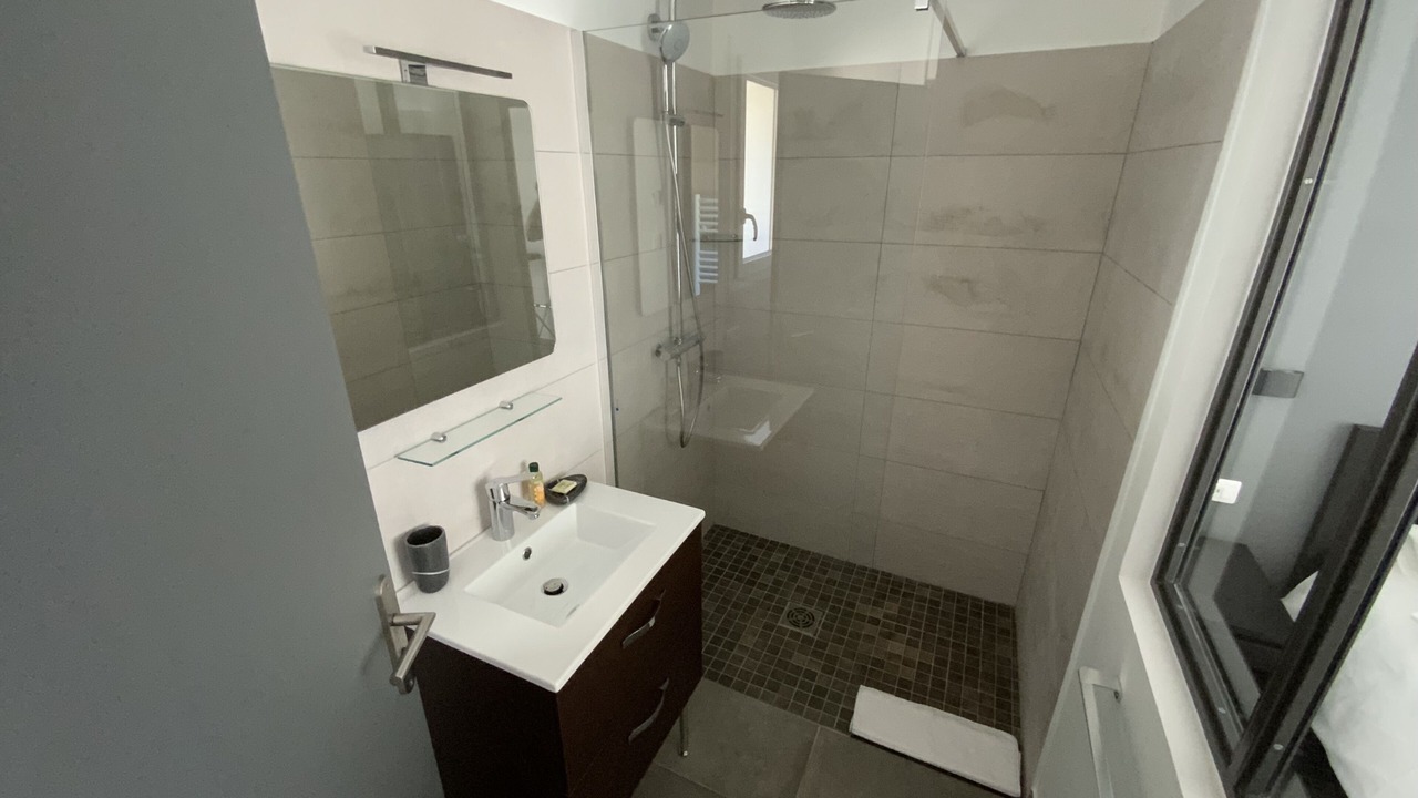 Photo of Bathroom in Piolenc