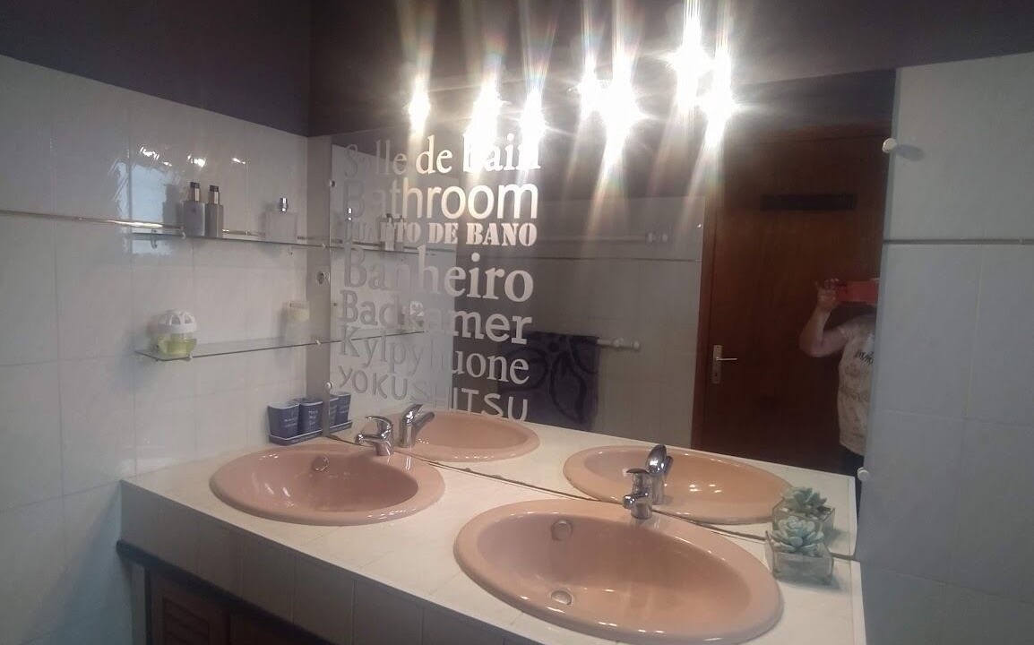 Photo of Bathroom in Uzes