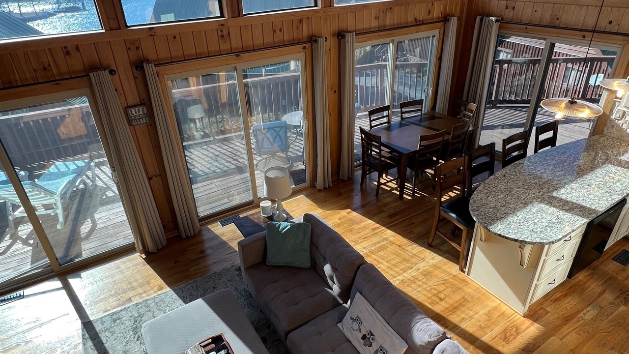 Photo of Livingroom in Six Mile