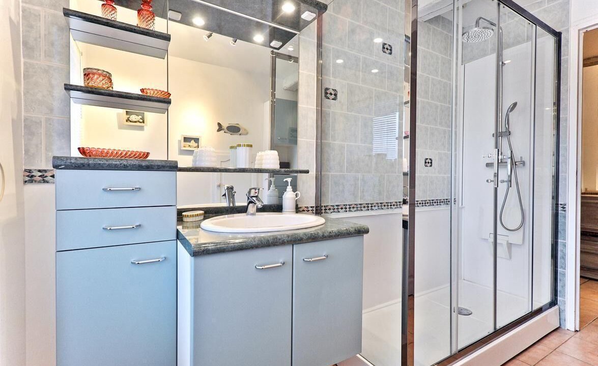 Photo of Bathroom in Saint-Wambert-des-Trois-Vallees