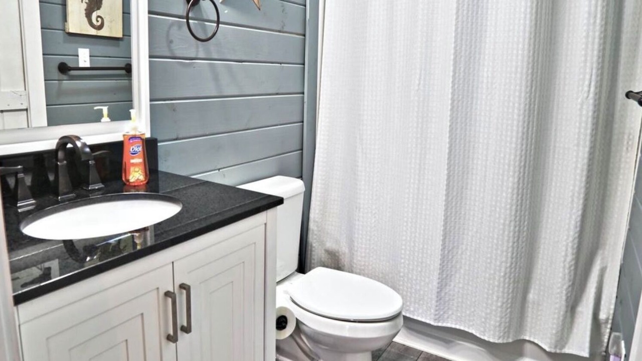 Photo of Bathroom in Decaturville