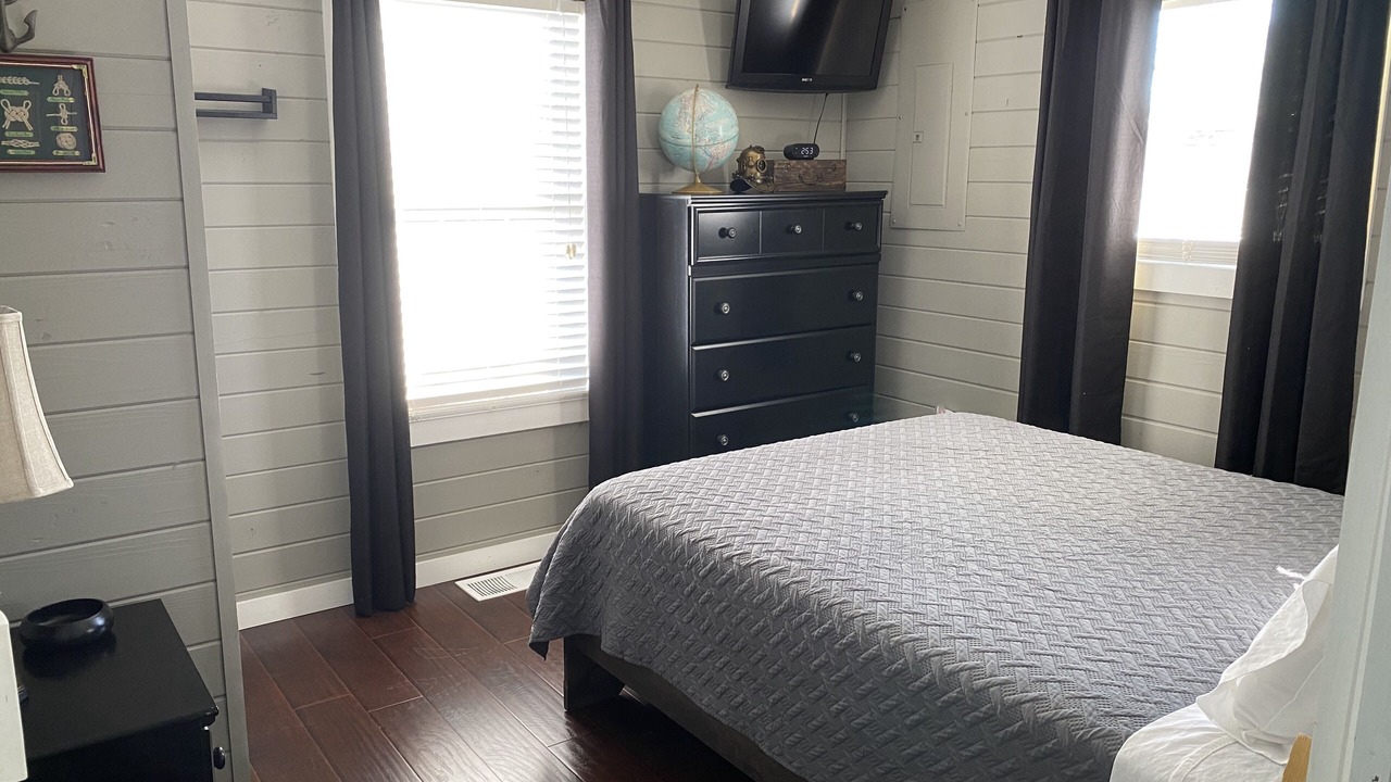 Photo of Bedroom in Decaturville