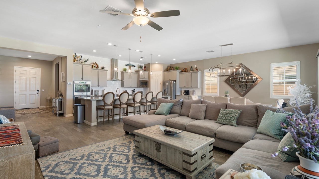Photo of Livingroom in Palm Valley