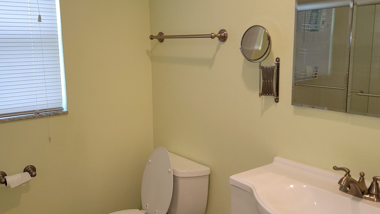 Photo of Bathroom in Biggar