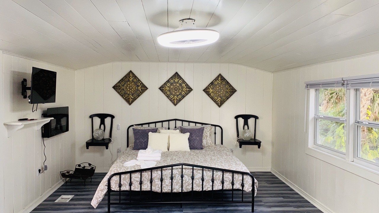Photo of Bedroom in Town 'n' Country