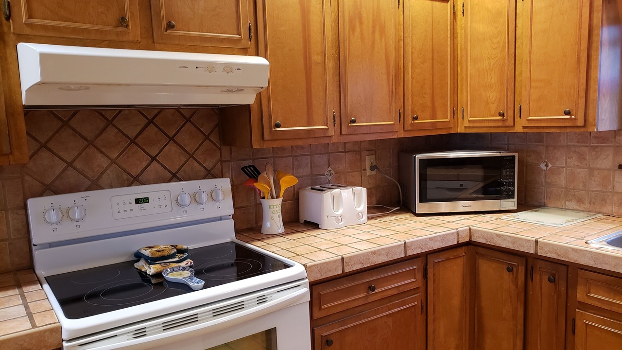 Photo of Kitchen in Oceanmarsh Subdivision