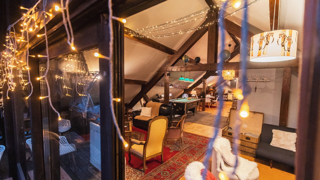 Photo of Others in Auris