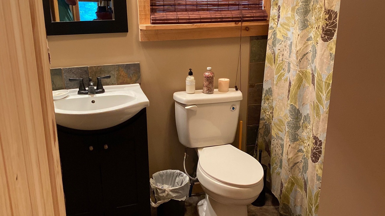 Photo of Bathroom in Town of Webb