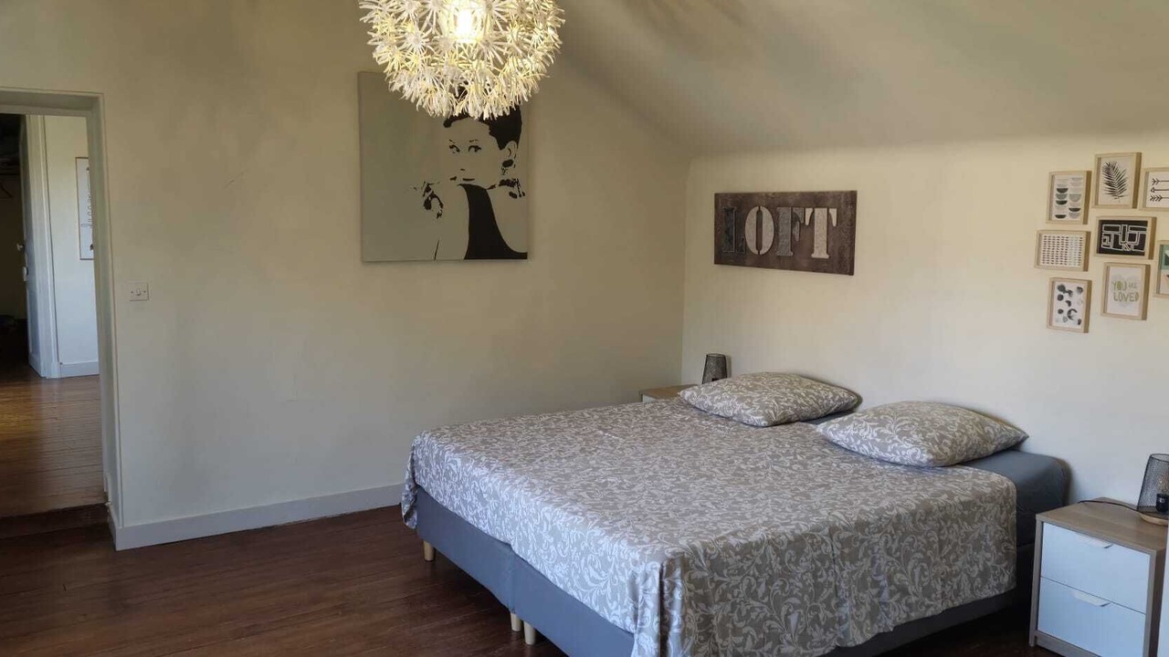 Photo of Bedroom in Recloses