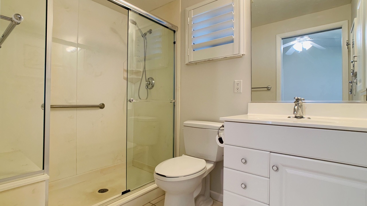 Photo of Bathroom in Golden Beach