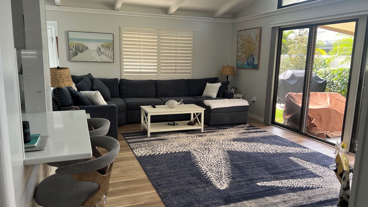 Photo of Livingroom in Golden Beach