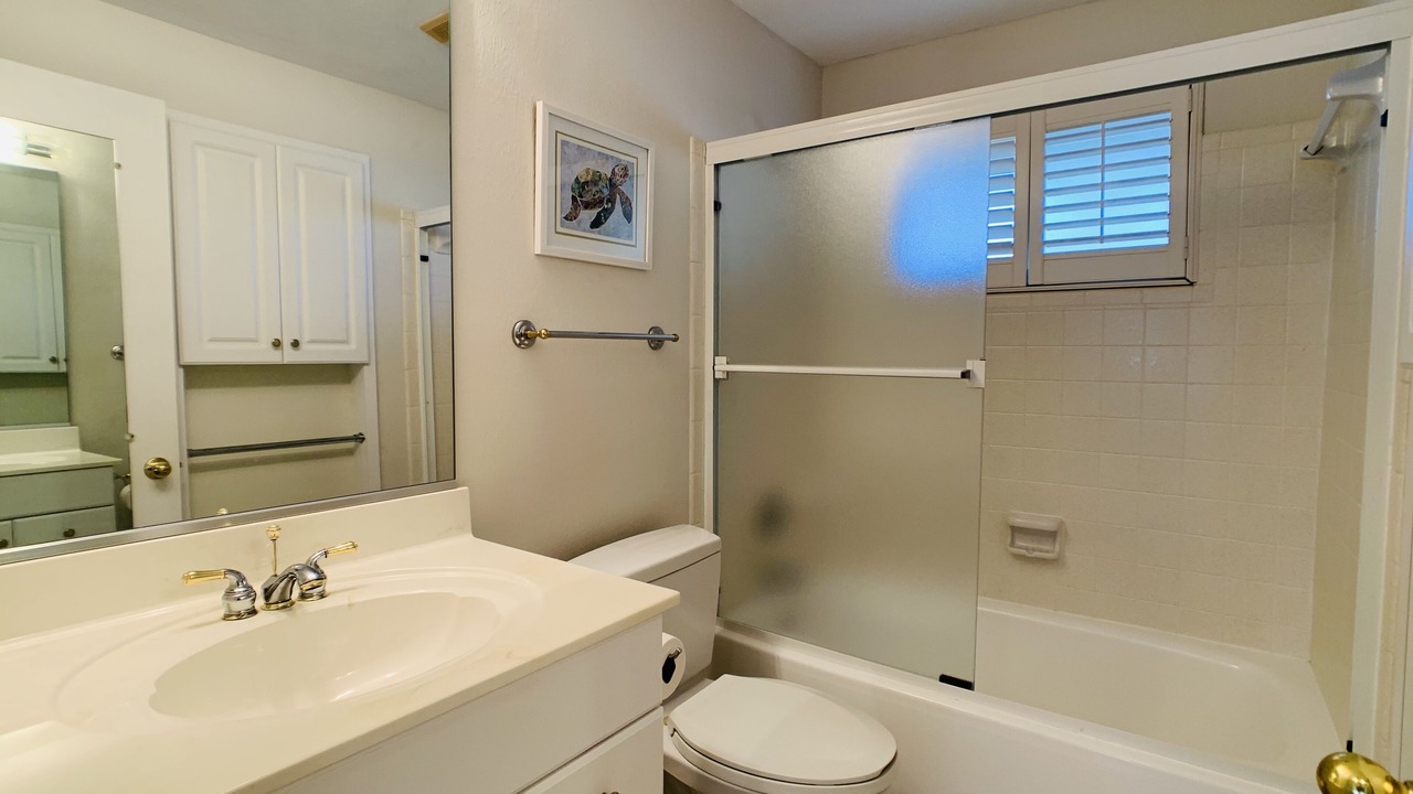 Photo of Bathroom in Golden Beach