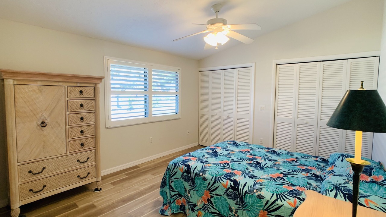 Photo of Bedroom in Golden Beach