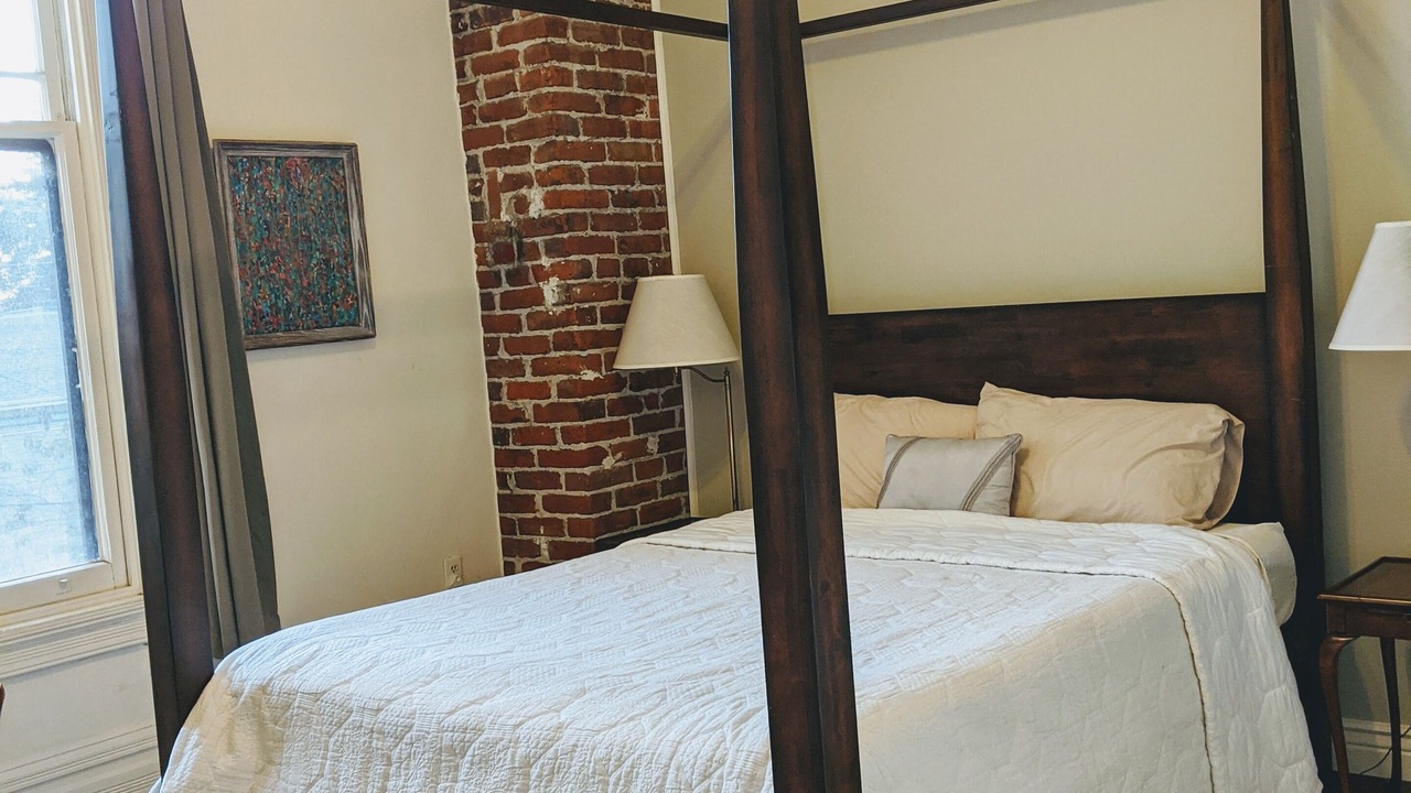 Photo of Bedroom in Oakland