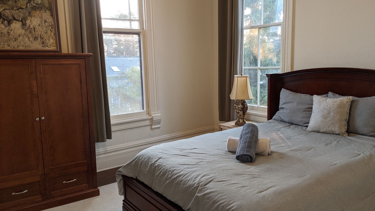 Photo of Bedroom in Oakland