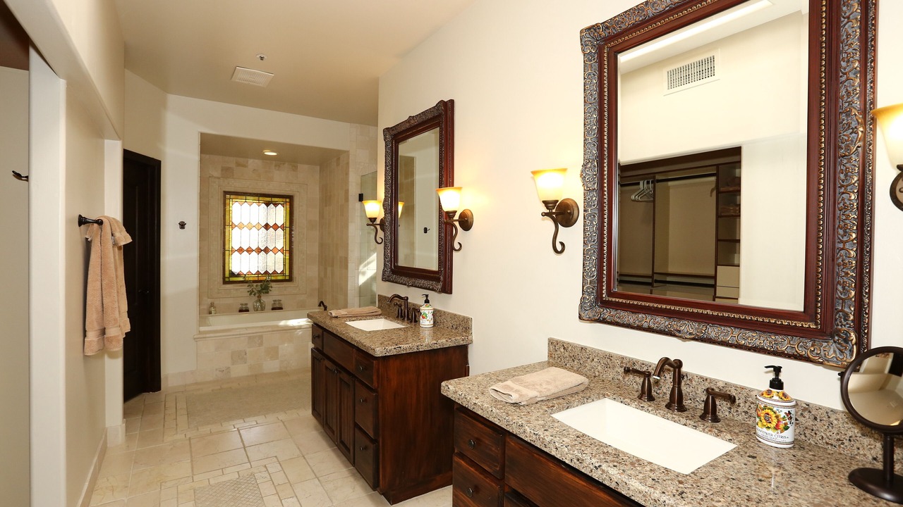 Photo of Bathroom in Fifth Green