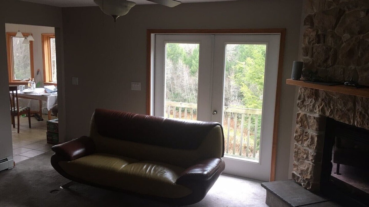 Photo of Livingroom in Parksville