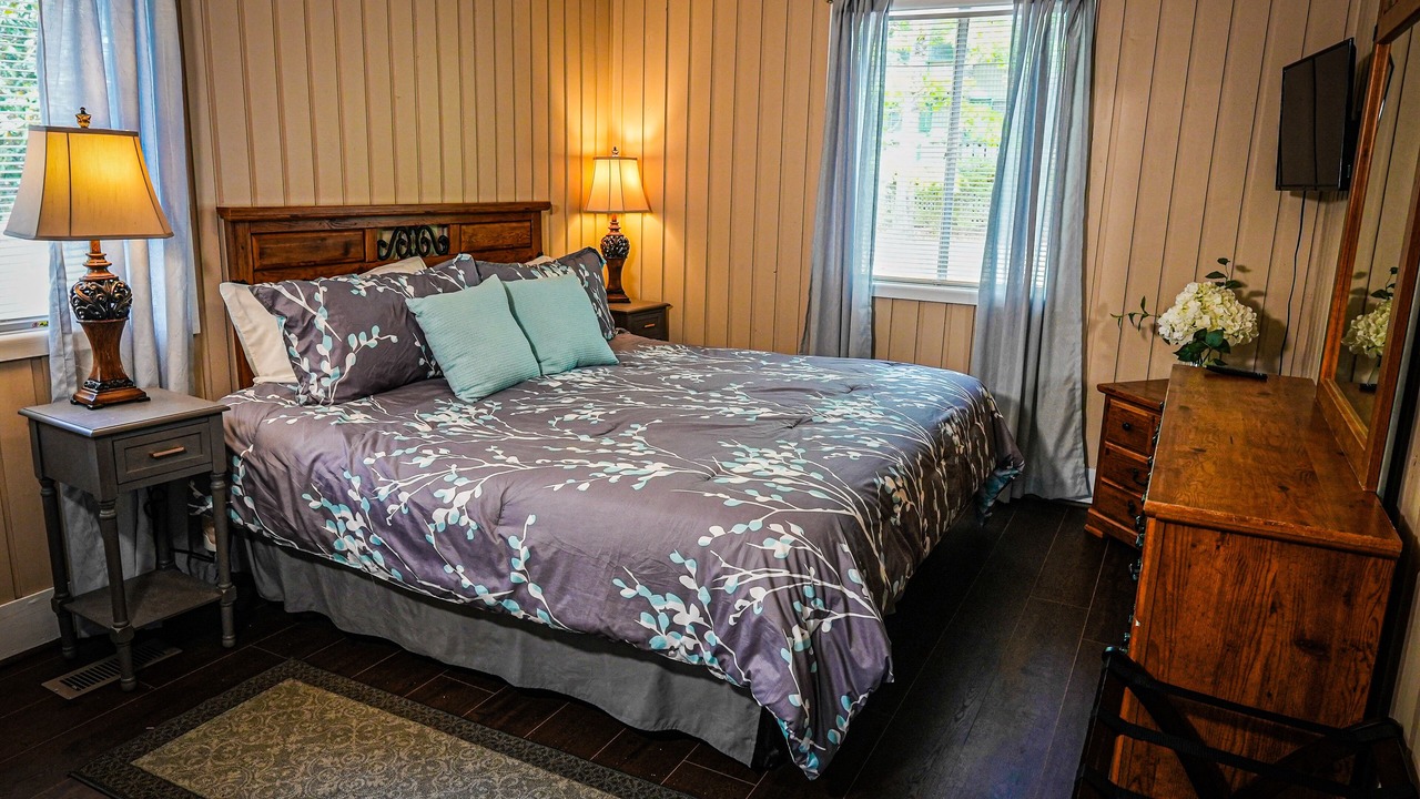 Photo of Bedroom in Pine Mountain