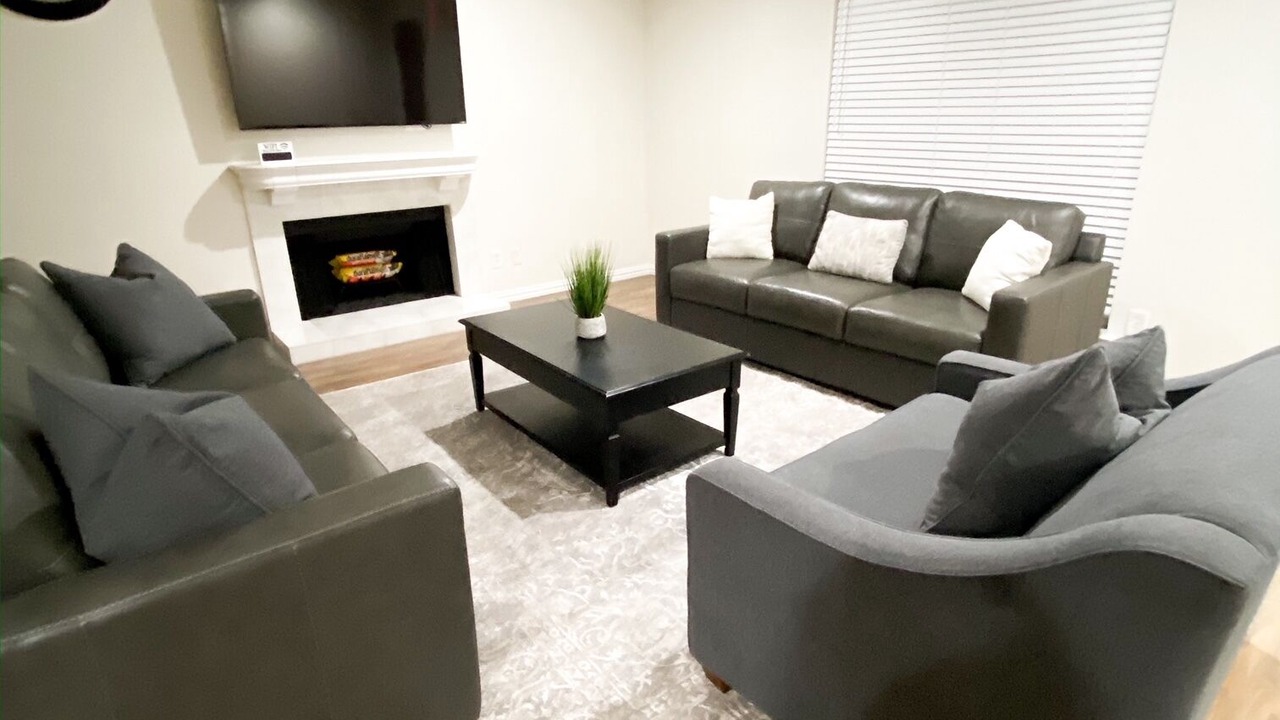 Photo of Livingroom in Northeast Carrollton