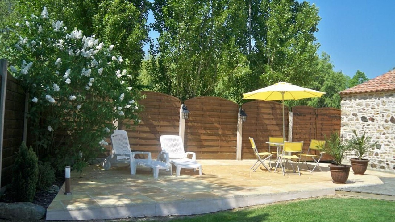 Photo of Patio Balcony in Le Champ-Saint-Pere