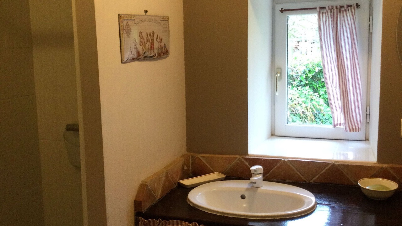 Photo of Bathroom in Chaille-sous-les-Ormeaux