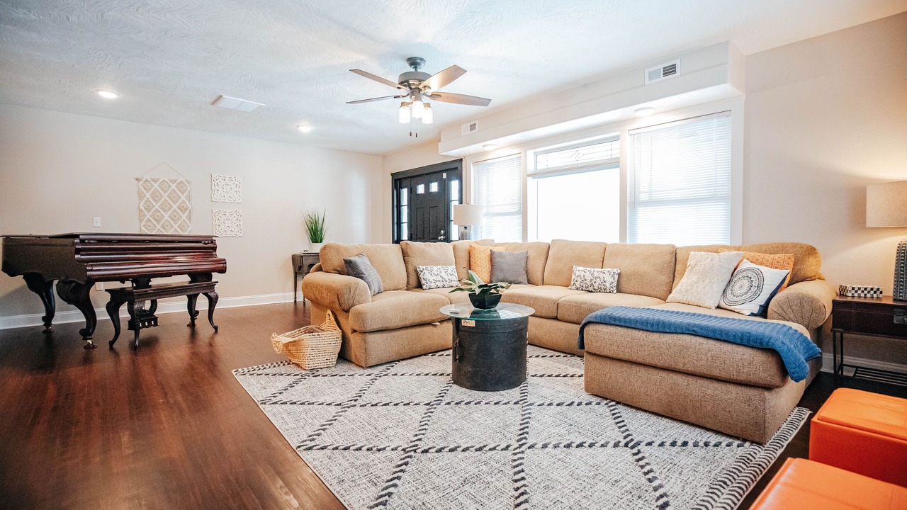 Photo of Livingroom in Rountree