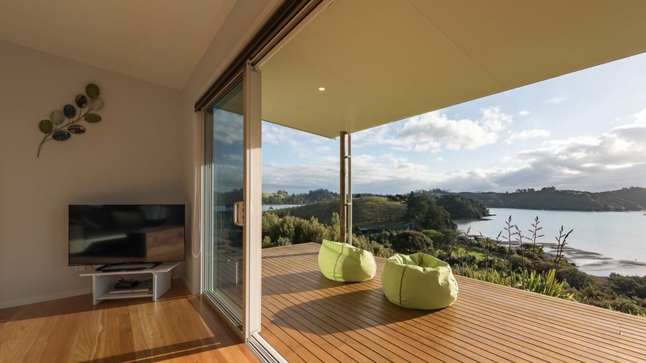 Photo of Others in Russell