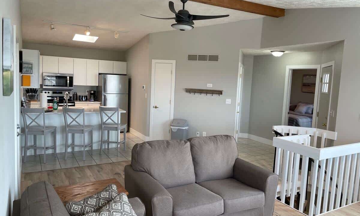 Photo of Livingroom in Whitetail